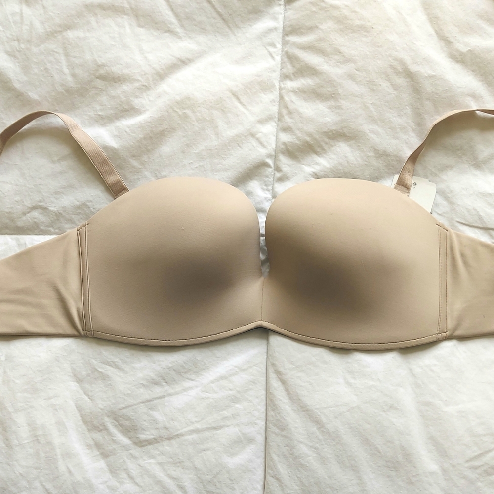 Strappless nude bra